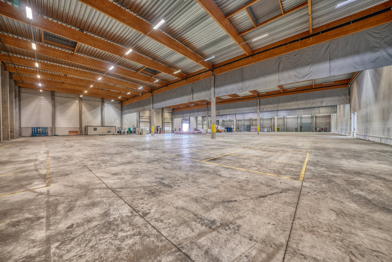 A LOUER - P.A.E Heppignies - immeuble industriel