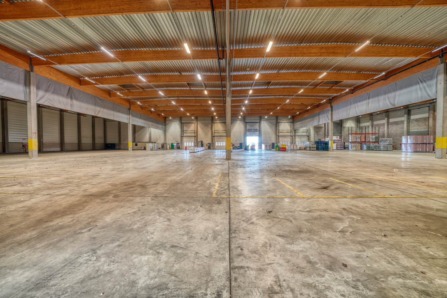 A LOUER - P.A.E Heppignies - immeuble industriel