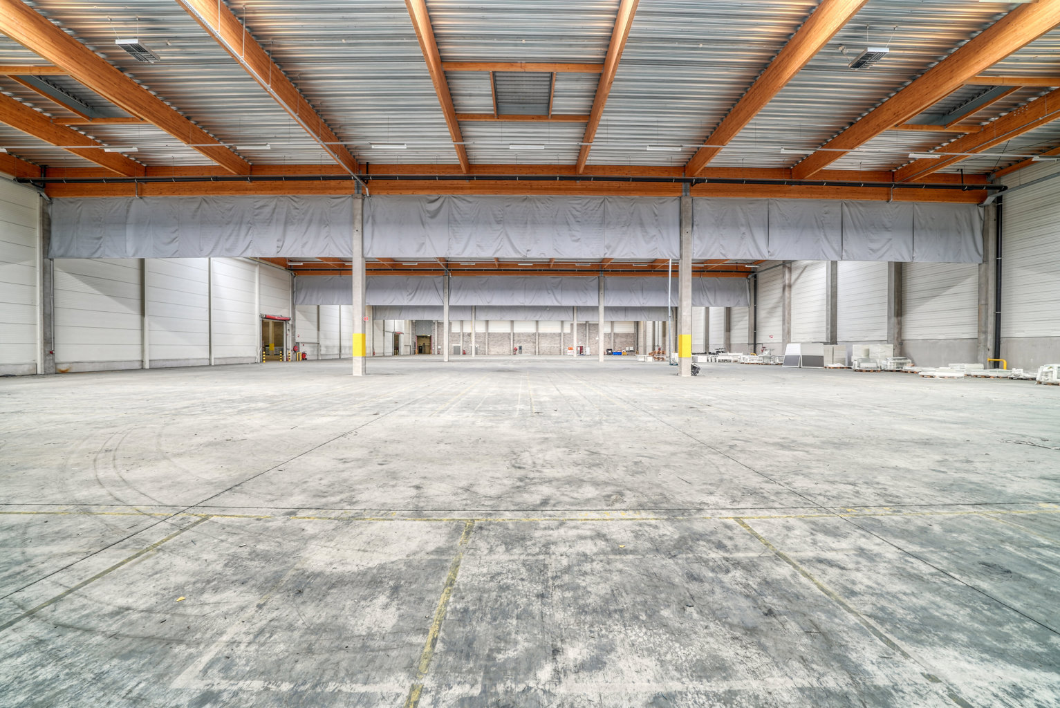 A LOUER - P.A.E Heppignies - immeuble industriel