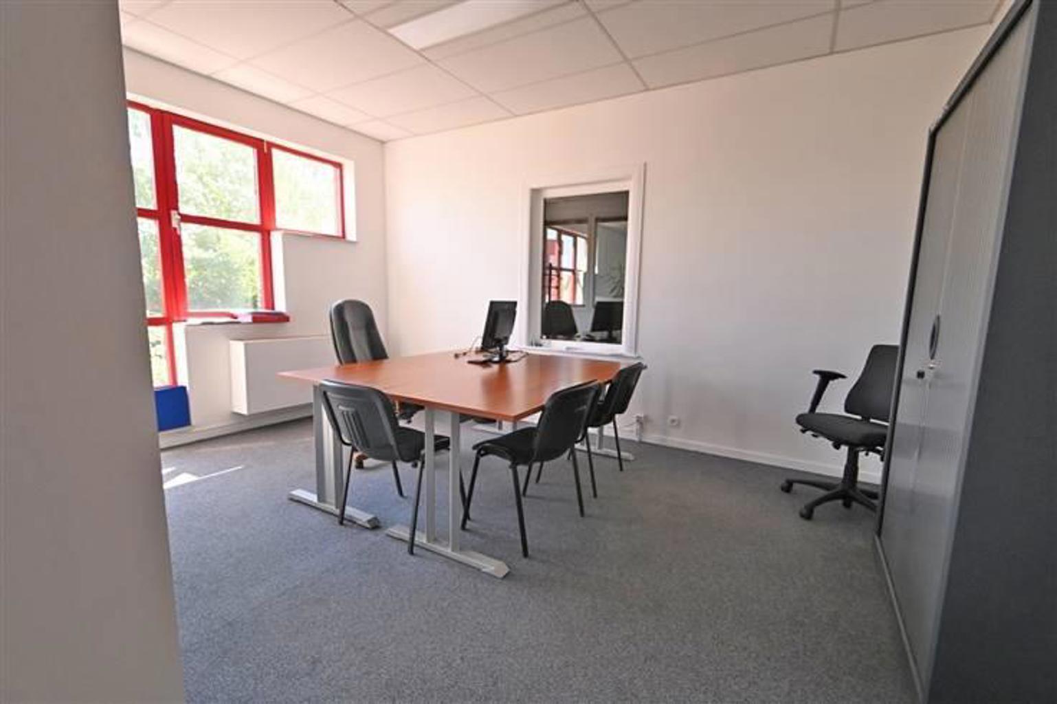 A LOUER - P.A.E Jumet - immeuble industriel