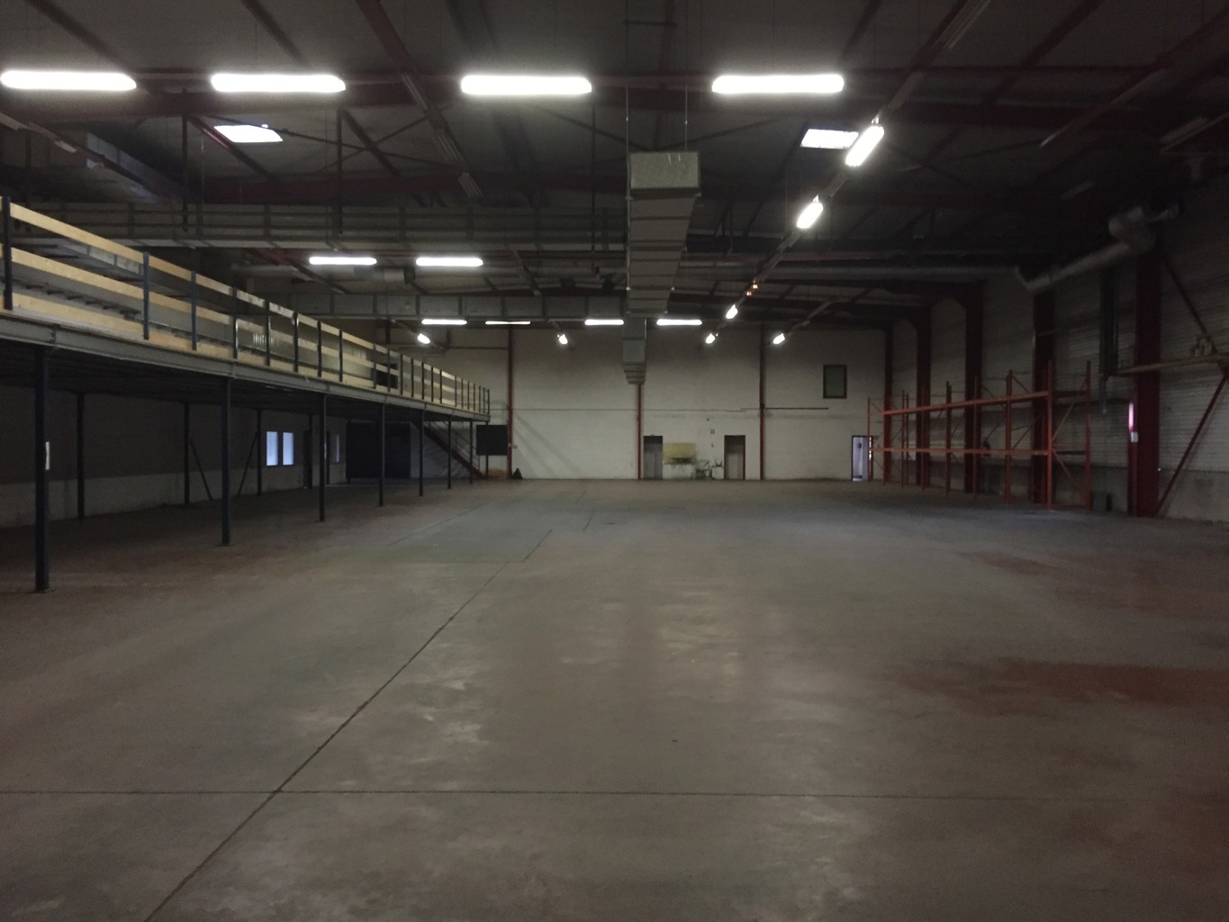 A LOUER - P.A.E Jumet - immeuble industriel