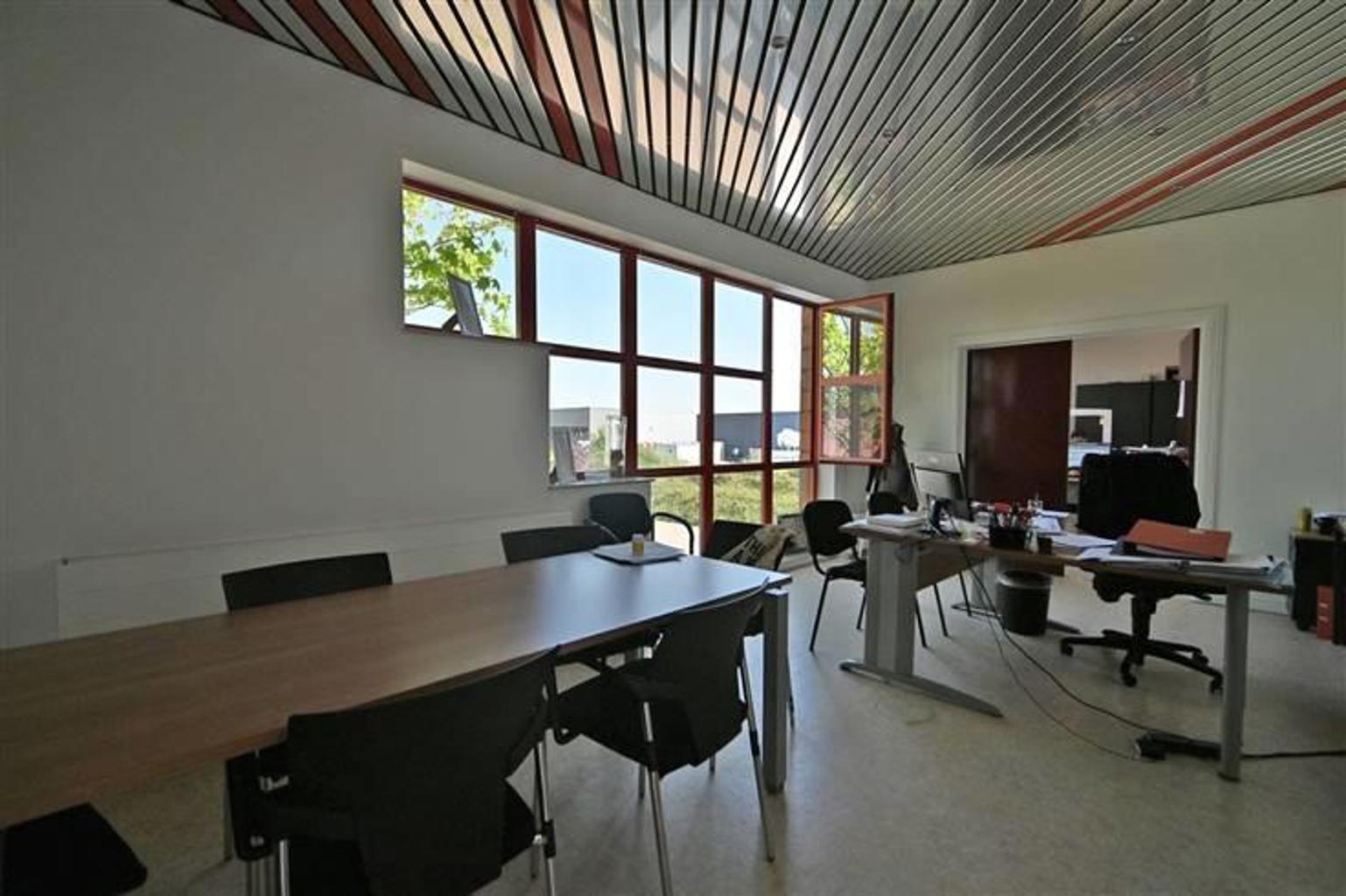 A LOUER - P.A.E Jumet - immeuble industriel