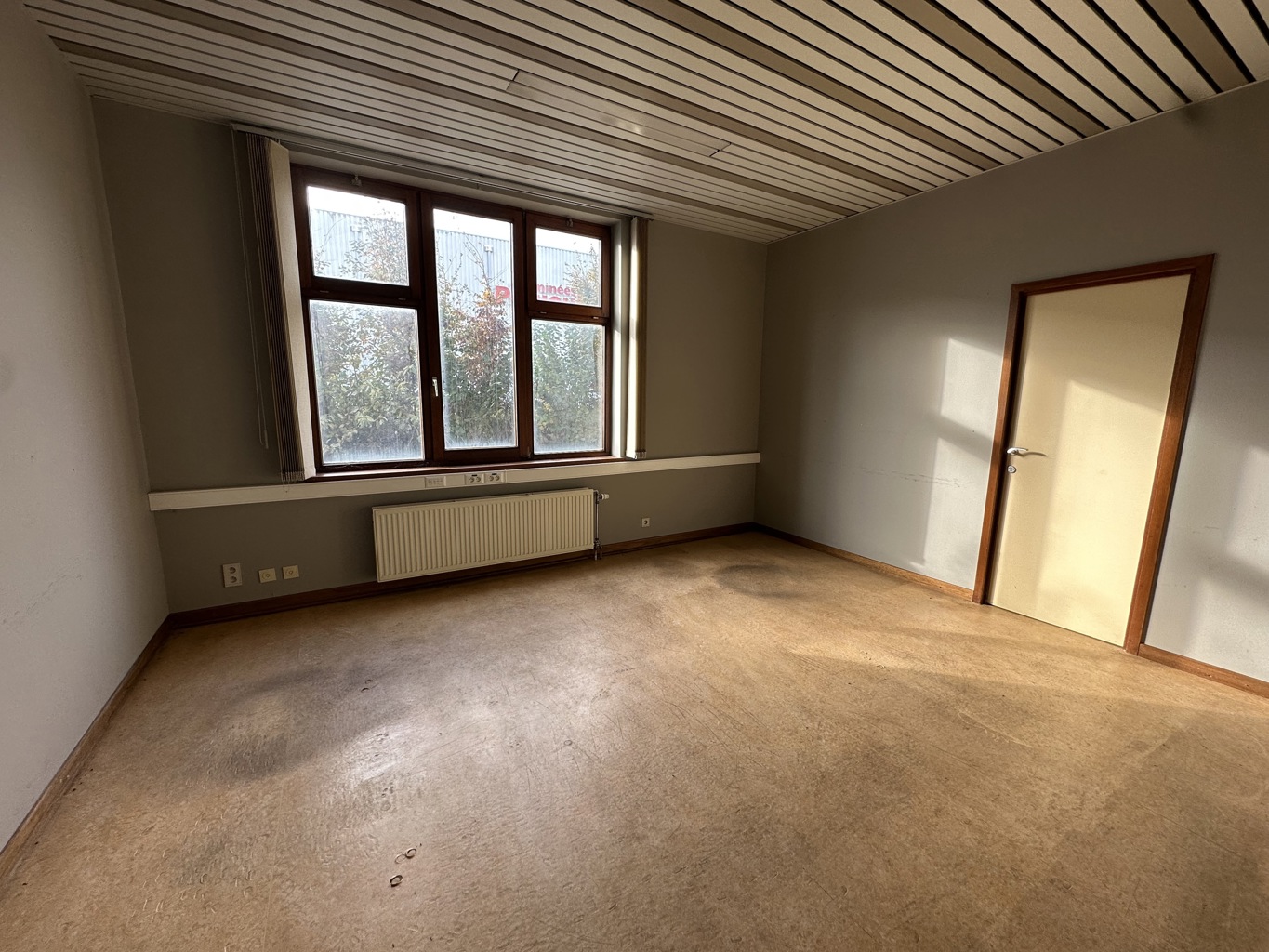 Industrieel gebouw te huur <br> 1400 - Nivelles