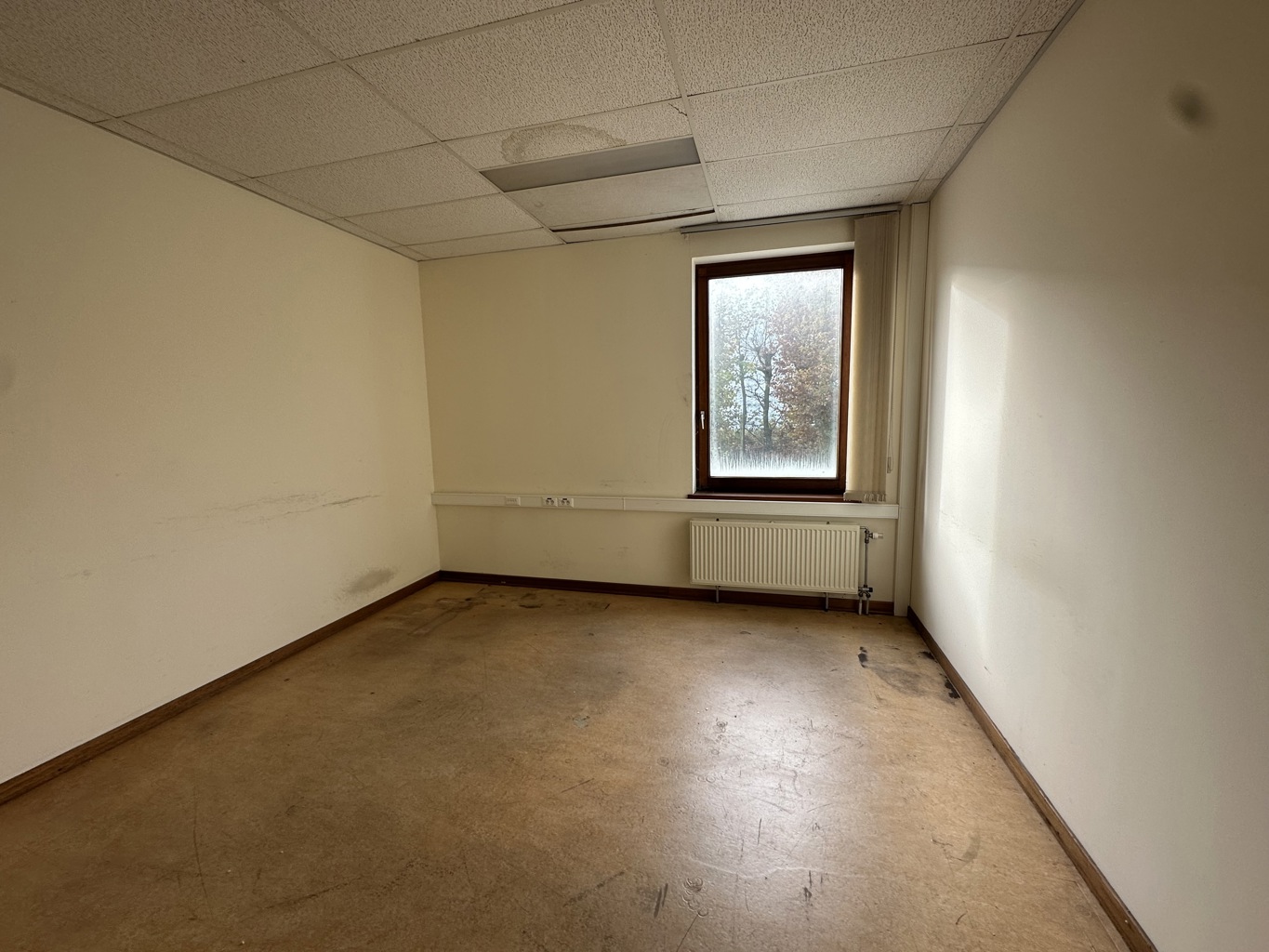 Industrieel gebouw te huur <br> 1400 - Nivelles