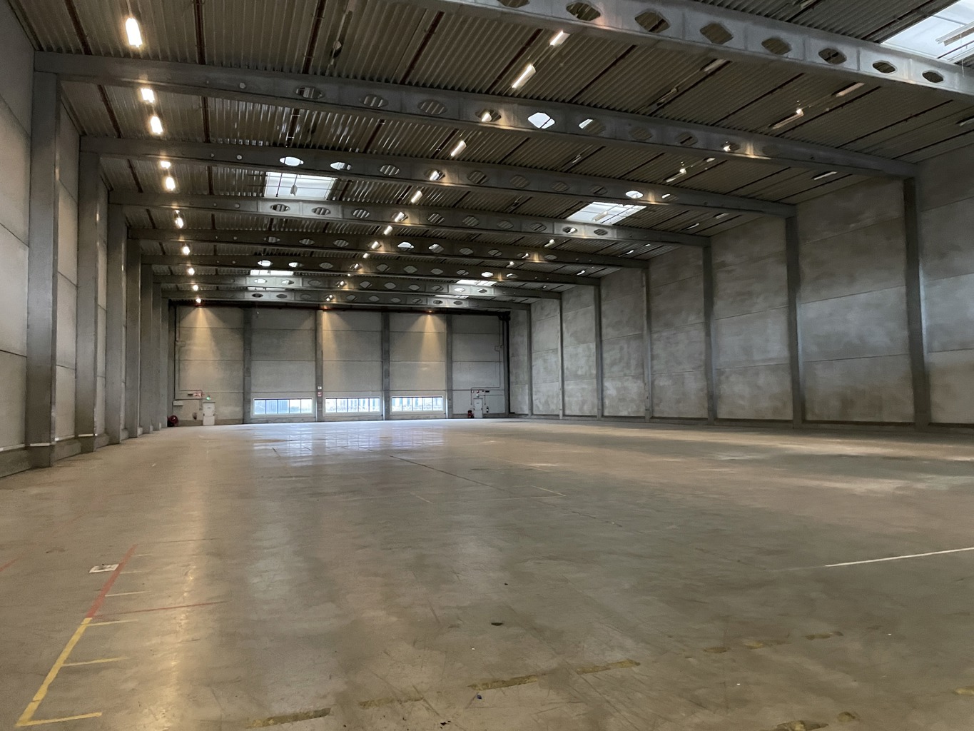 A LOUER ENTREPÔT A GENK