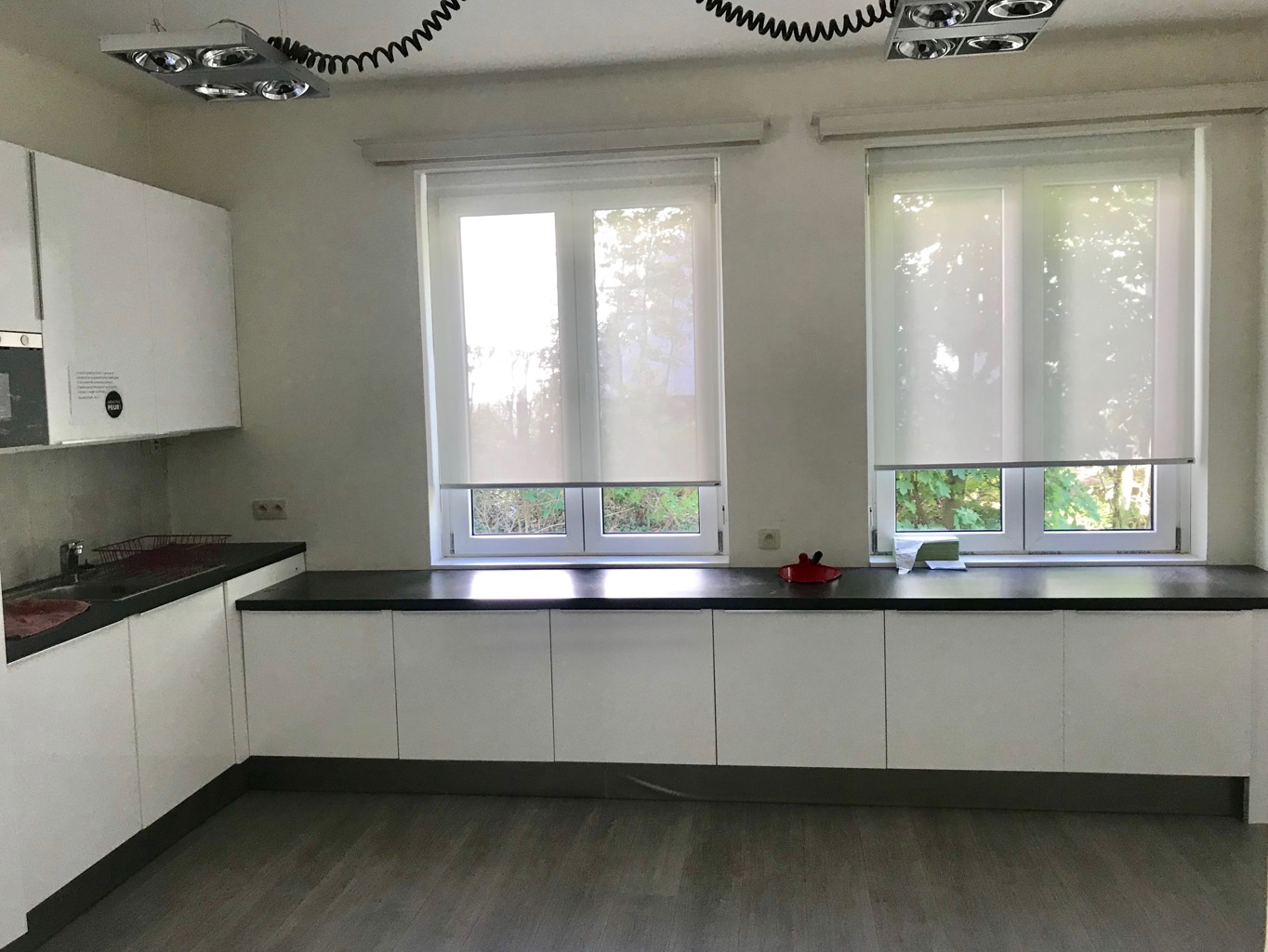 TO SEL - OFFICES - OVERIJSE (at the entrance of Brussels)