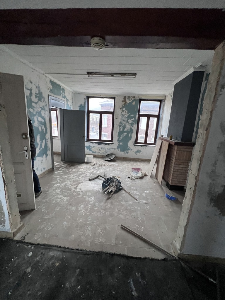 TE KOOP - Sclessin (Lg) - Semi-industrieel gebouw + woning