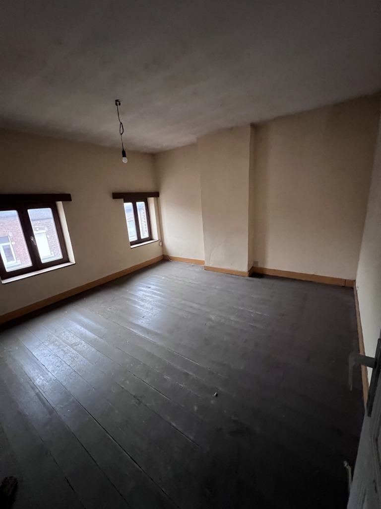 TE KOOP - Sclessin (Lg) - Semi-industrieel gebouw + woning