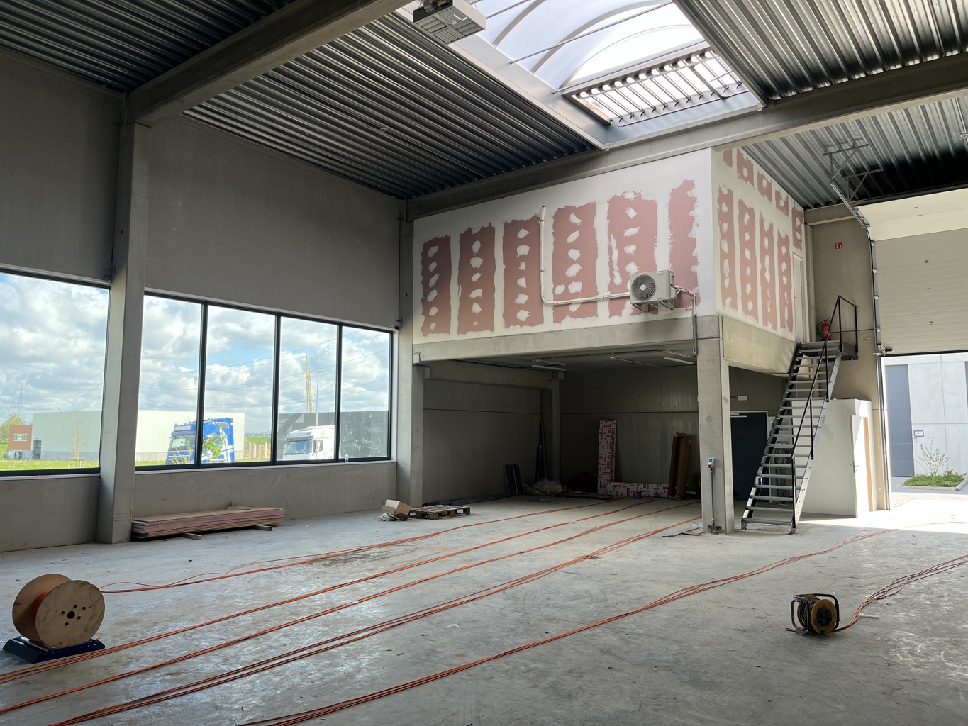 Sme-unit for rent <br> 1480 - Tubize Saintes