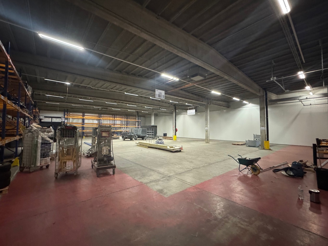 A LOUER - WAUTHIER-BRAINE - IMMEUBLE INDUSTRIEL