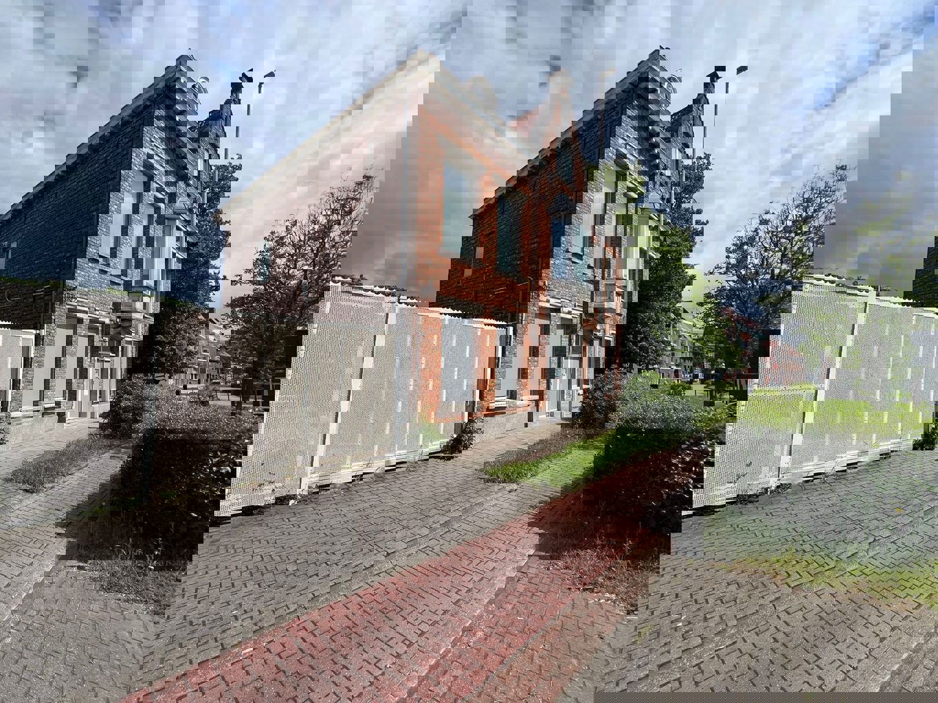 TE KOOP - KANTOREN/COMMERCIELE HANDELSRUIMTE - BRUGGE