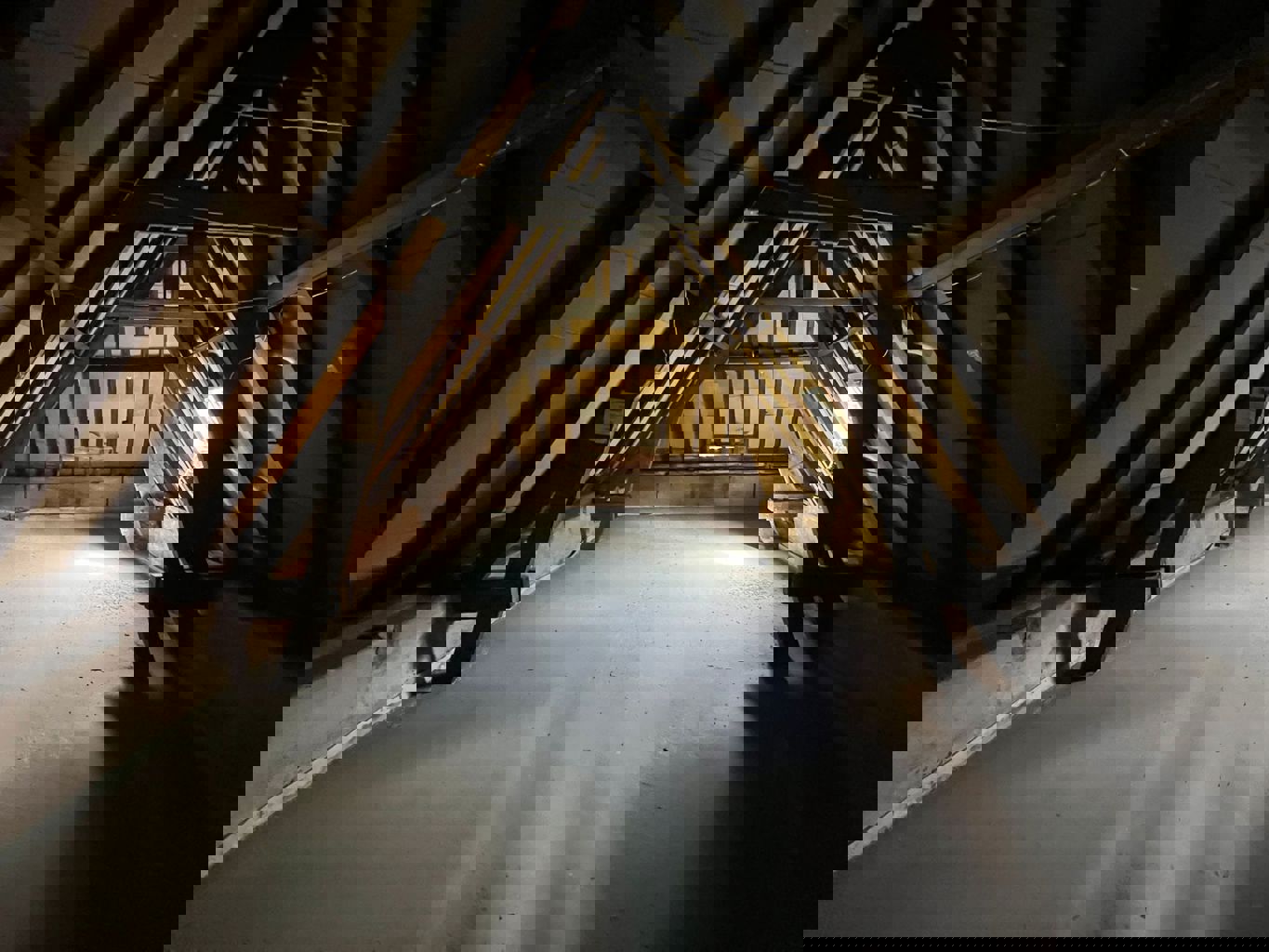 TE KOOP - KANTOREN/COMMERCIELE HANDELSRUIMTE - BRUGGE