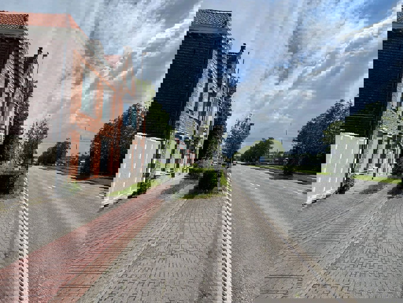 TE KOOP - KANTOREN/COMMERCIELE HANDELSRUIMTE - BRUGGE