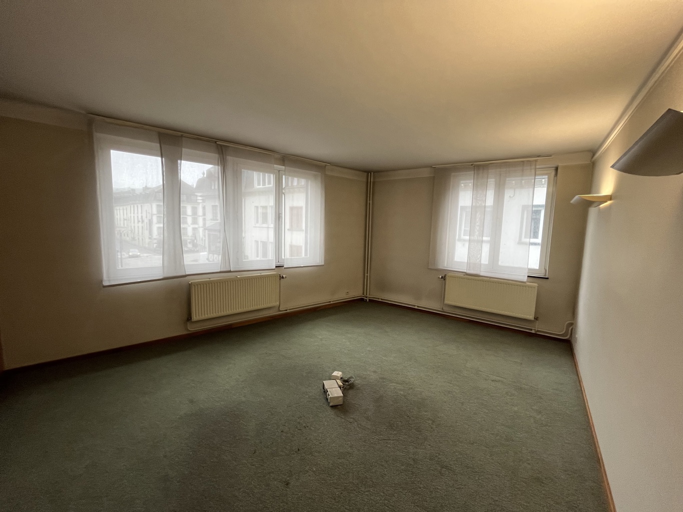 A VENDRE - BUREAUX / ESPACE COMMERCIAL - BOUILLON