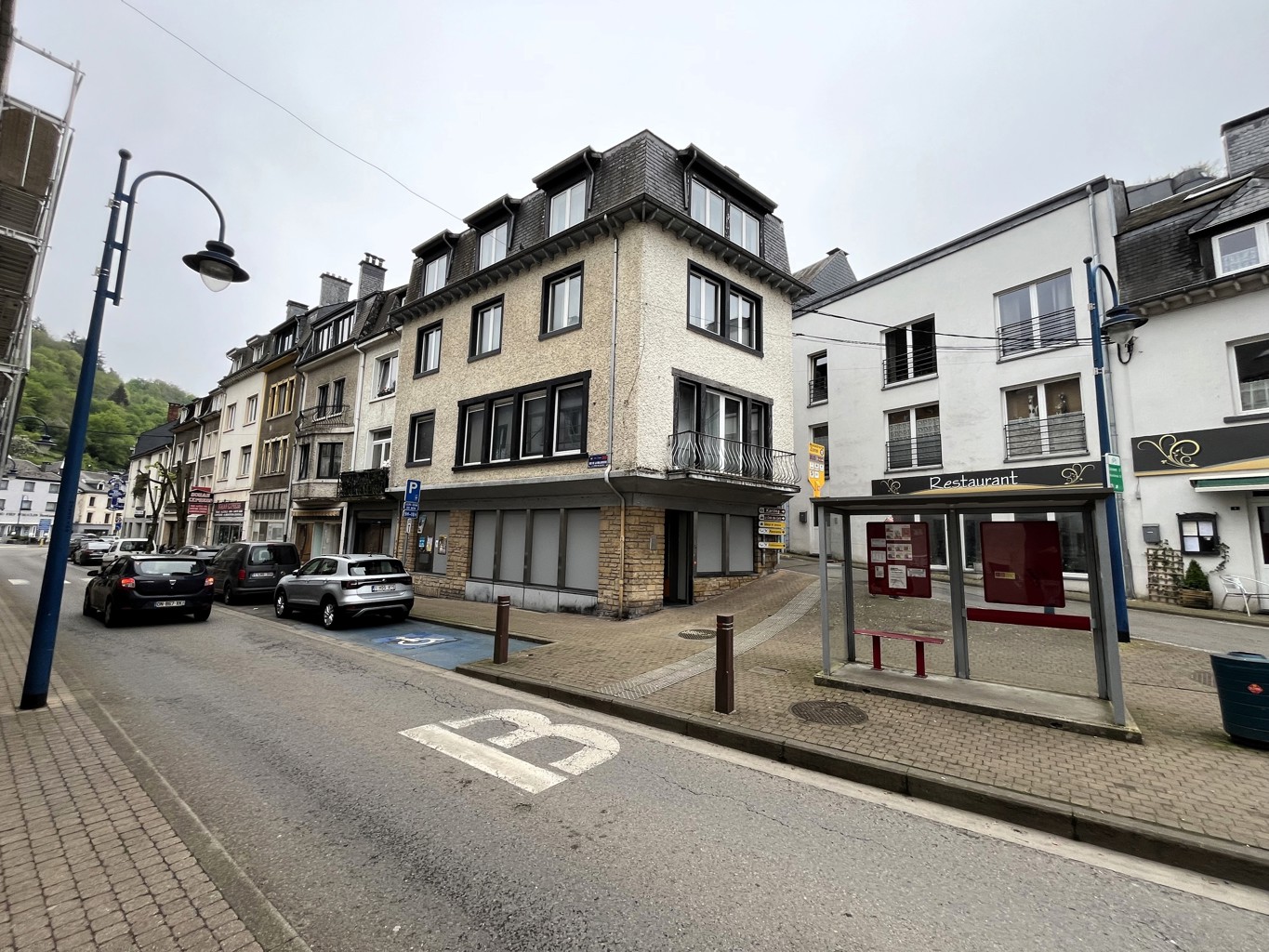 A VENDRE - BUREAUX / ESPACE COMMERCIAL - BOUILLON