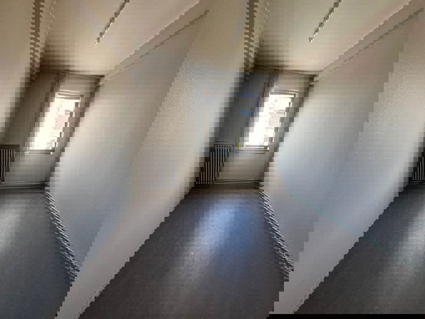 A VENDRE-BUREAU/ESPACE-COMMERCIAL-LEDE