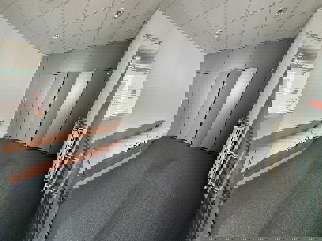 A VENDRE-BUREAU/ESPACE-COMMERCIAL-LEDE