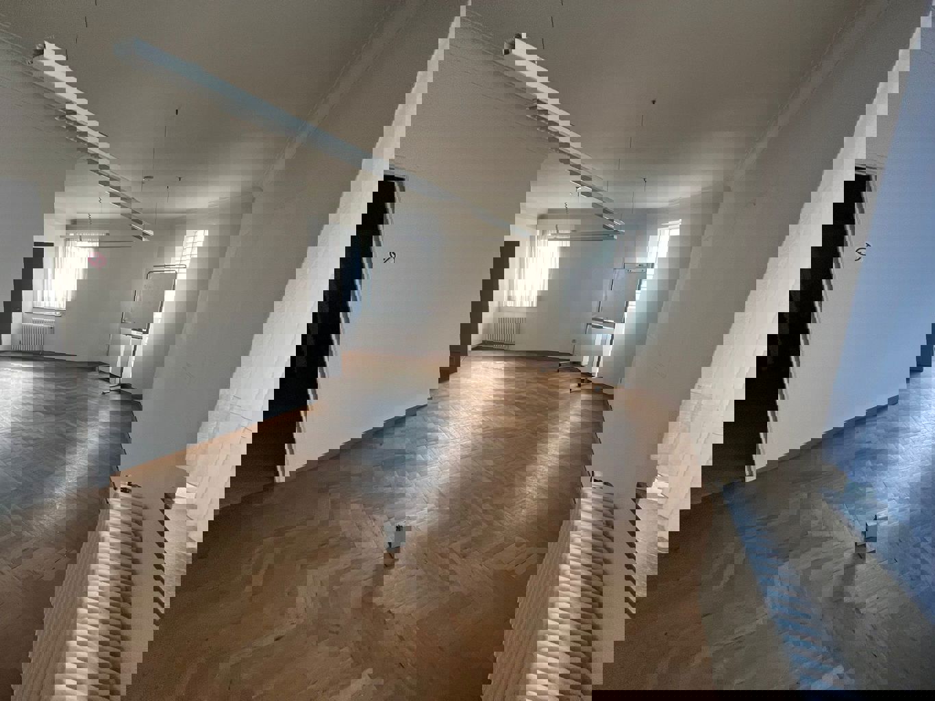 A VENDRE-BUREAU/ESPACE-COMMERCIAL-LEDE