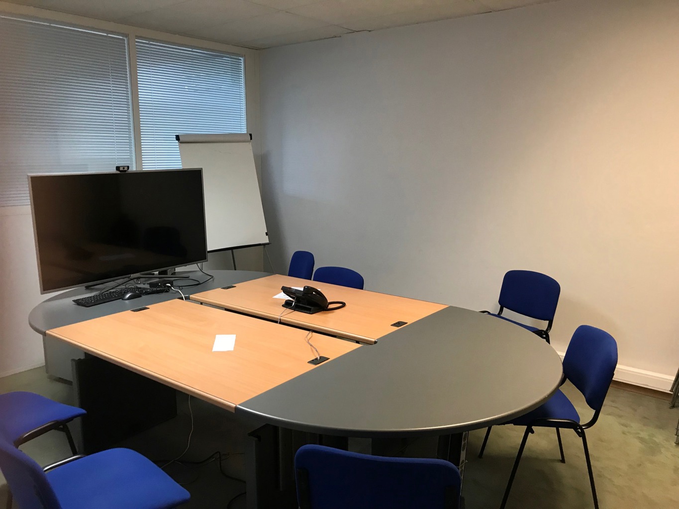 A LOUER - NIVELLES - BUREAUX