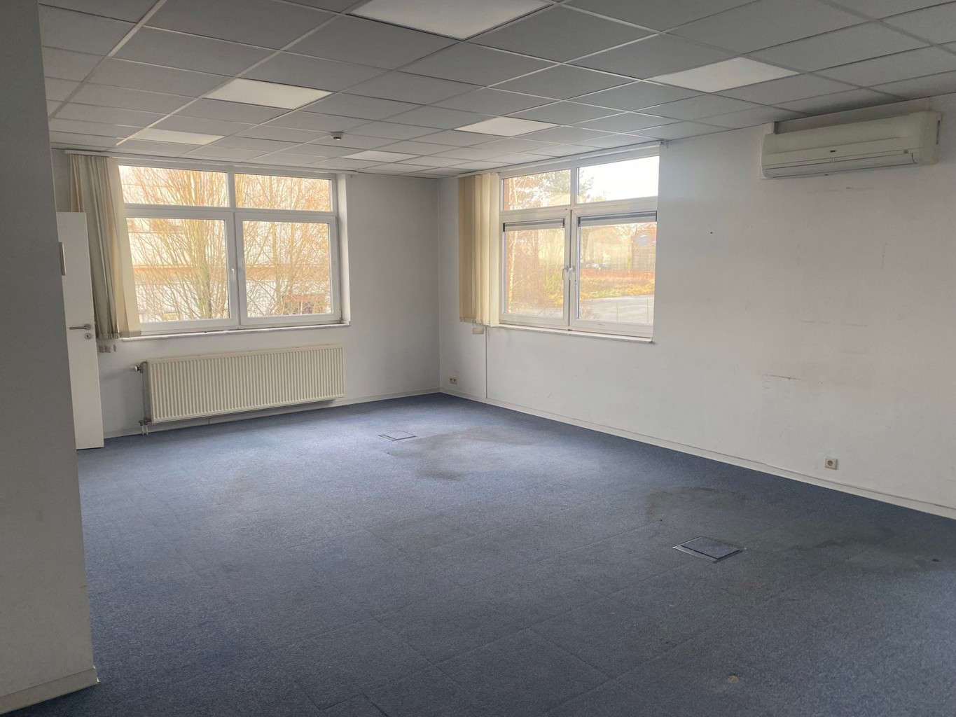 A LOUER - NIVELLES - BUREAUX