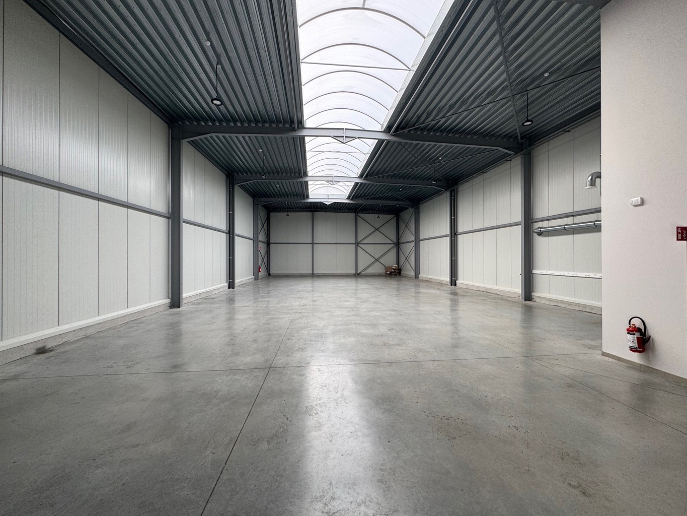Industrieel gebouw te huur <br> 1400 - Nivelles