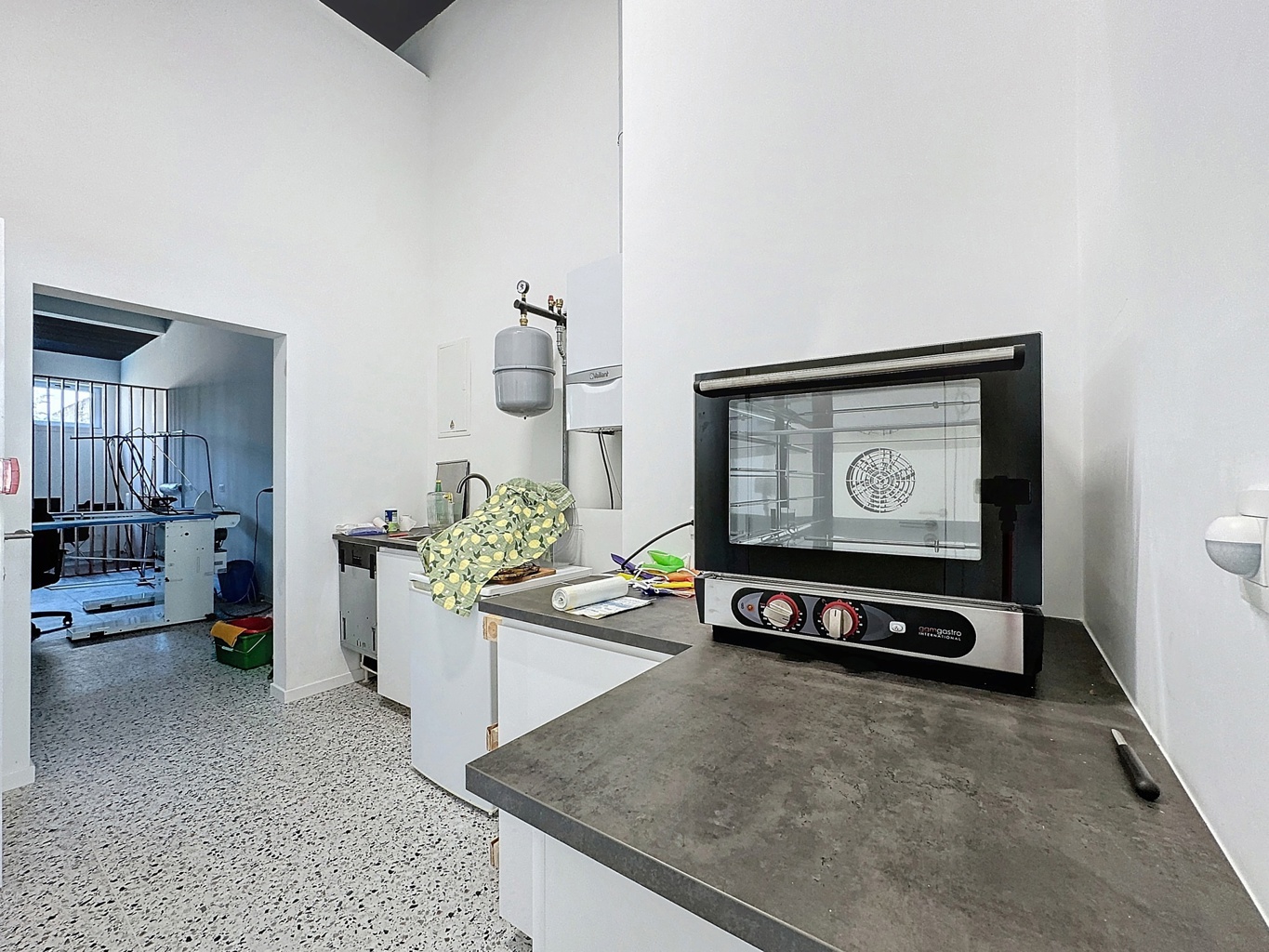 A LOUER - COMMERCE - FOREST