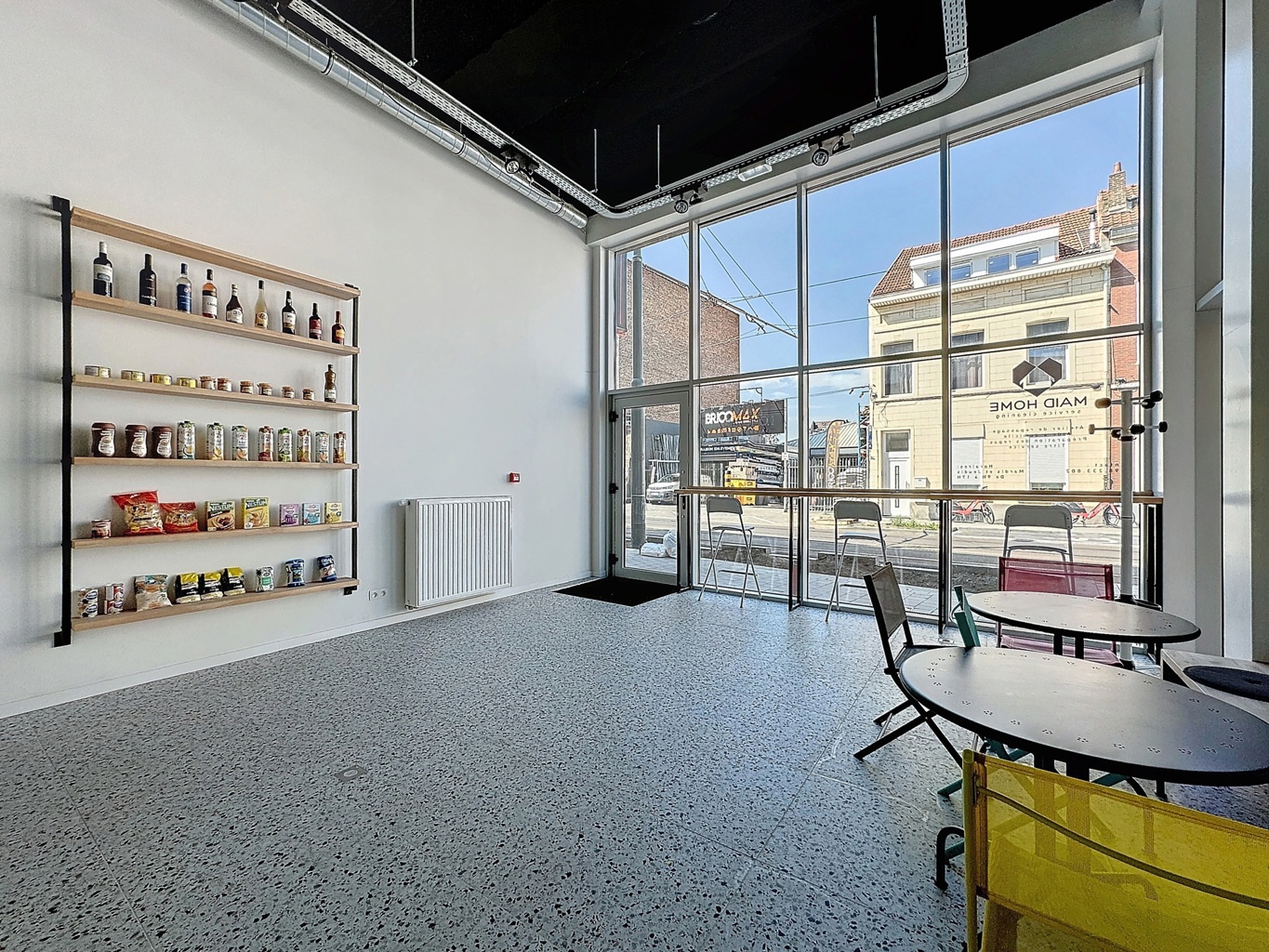 A LOUER - COMMERCE - FOREST