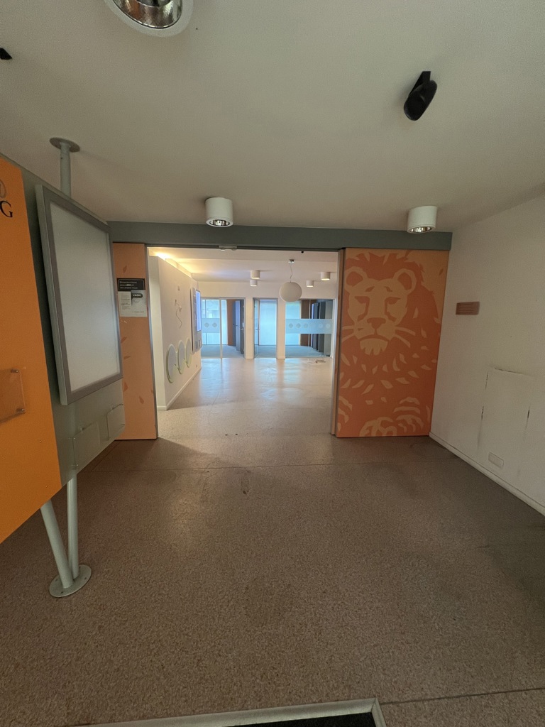 TE KOOP - KANTOREN / COMMERCIELE HANDELSRUIMTE - KORTEMARK