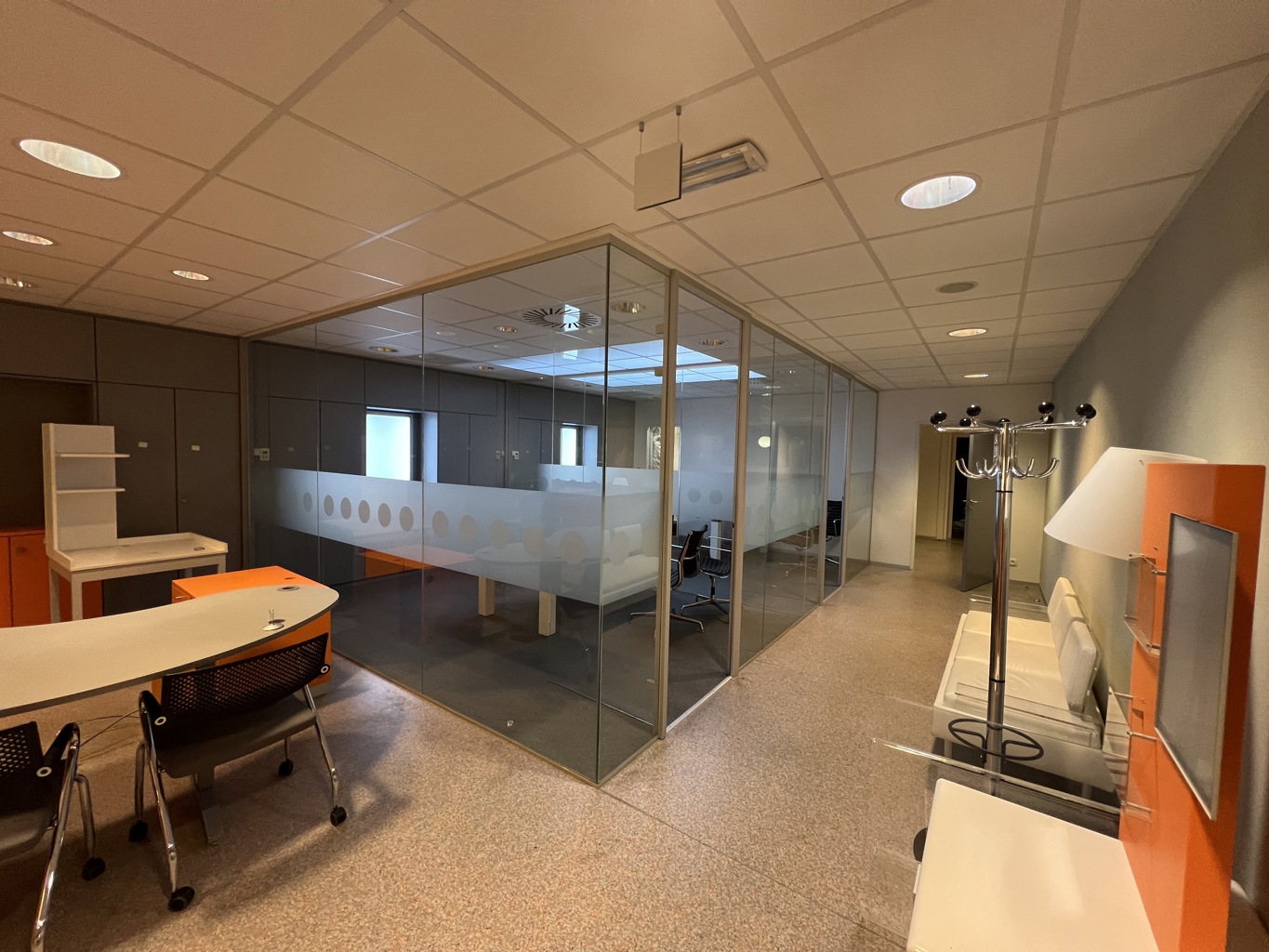 A VENDRE - BUREAUX / ESPACE COMMERCIAL - BOECHOUT