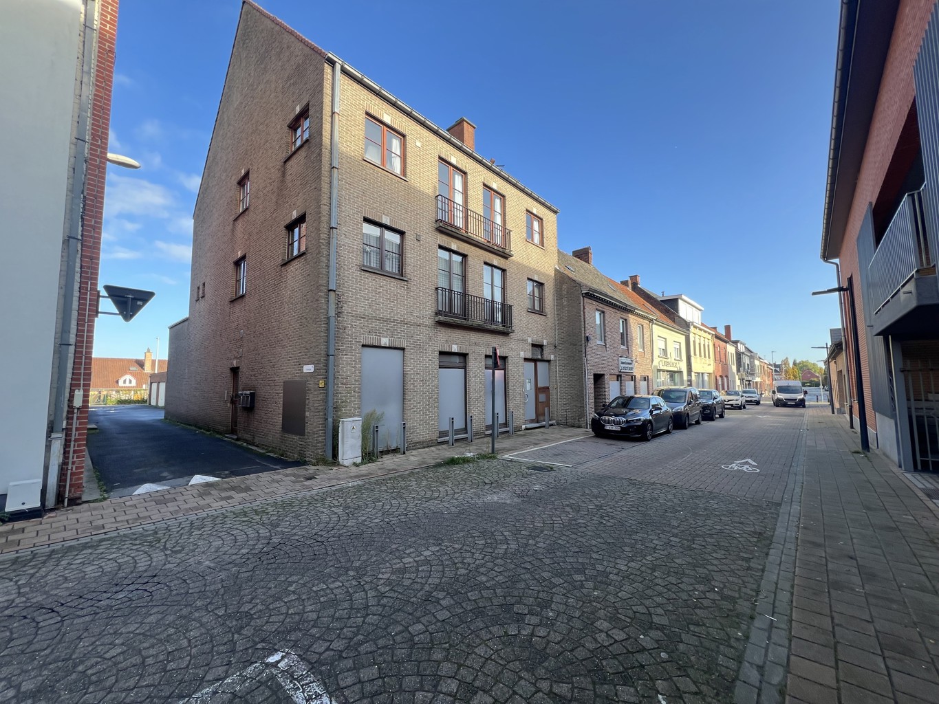 FOR SALE - COMMERCIAL SPACE - LENDELEDE