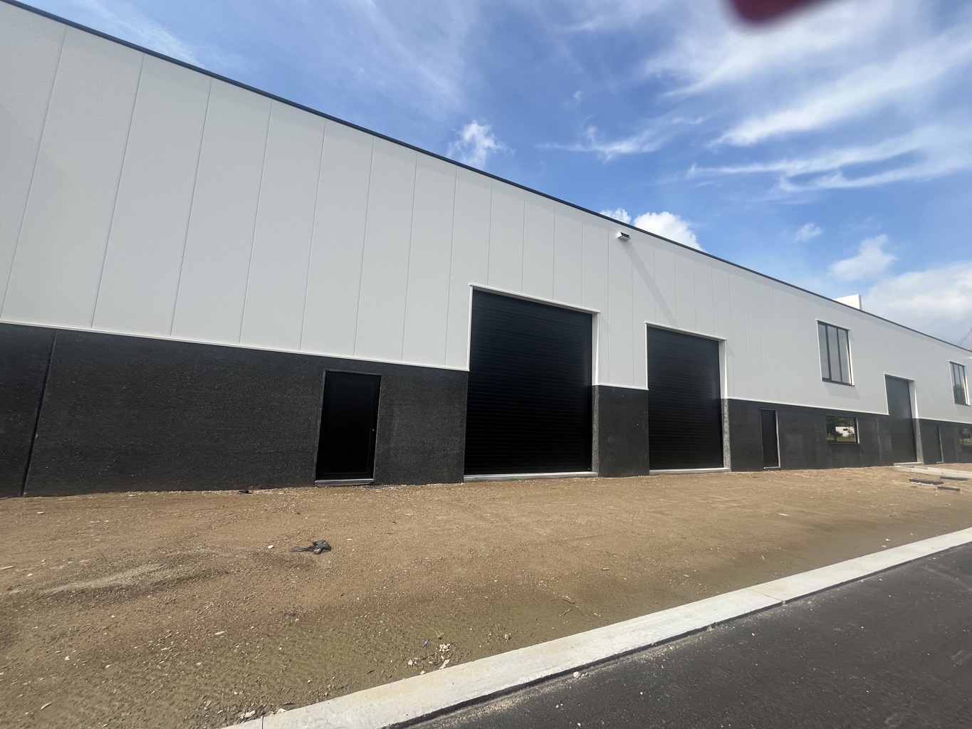 FOR SALE NEW + FINISHED SME UNIT HEIST-OP-DEN-BERG