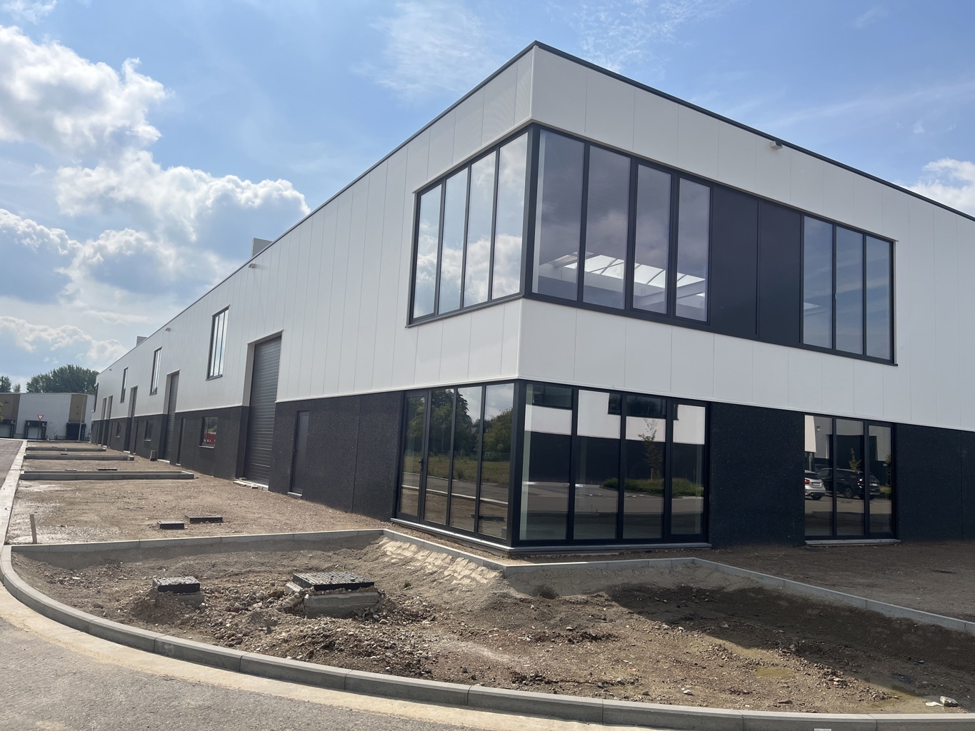 FOR SALE NEW CONSTRUCTION OF SME UNITS IN HEIST-OP-DEN-BERG