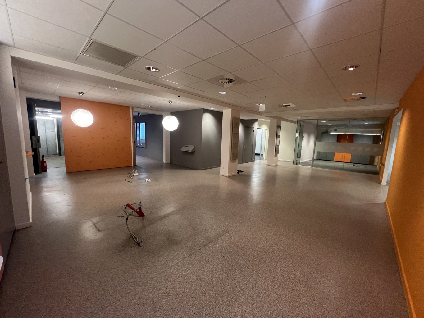 TE KOOP - KANTOREN / COMMERCIELE HANDELSRUIMTE - WERVIK