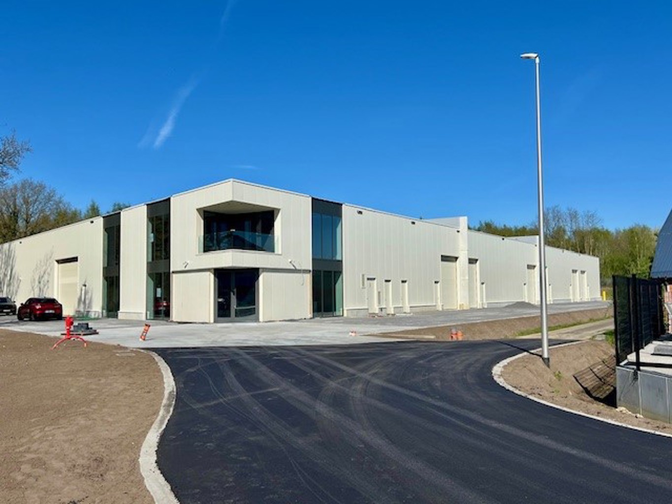 FOR RENT NEW CONSTRUCTION SME UNITS IN LAAKDAL