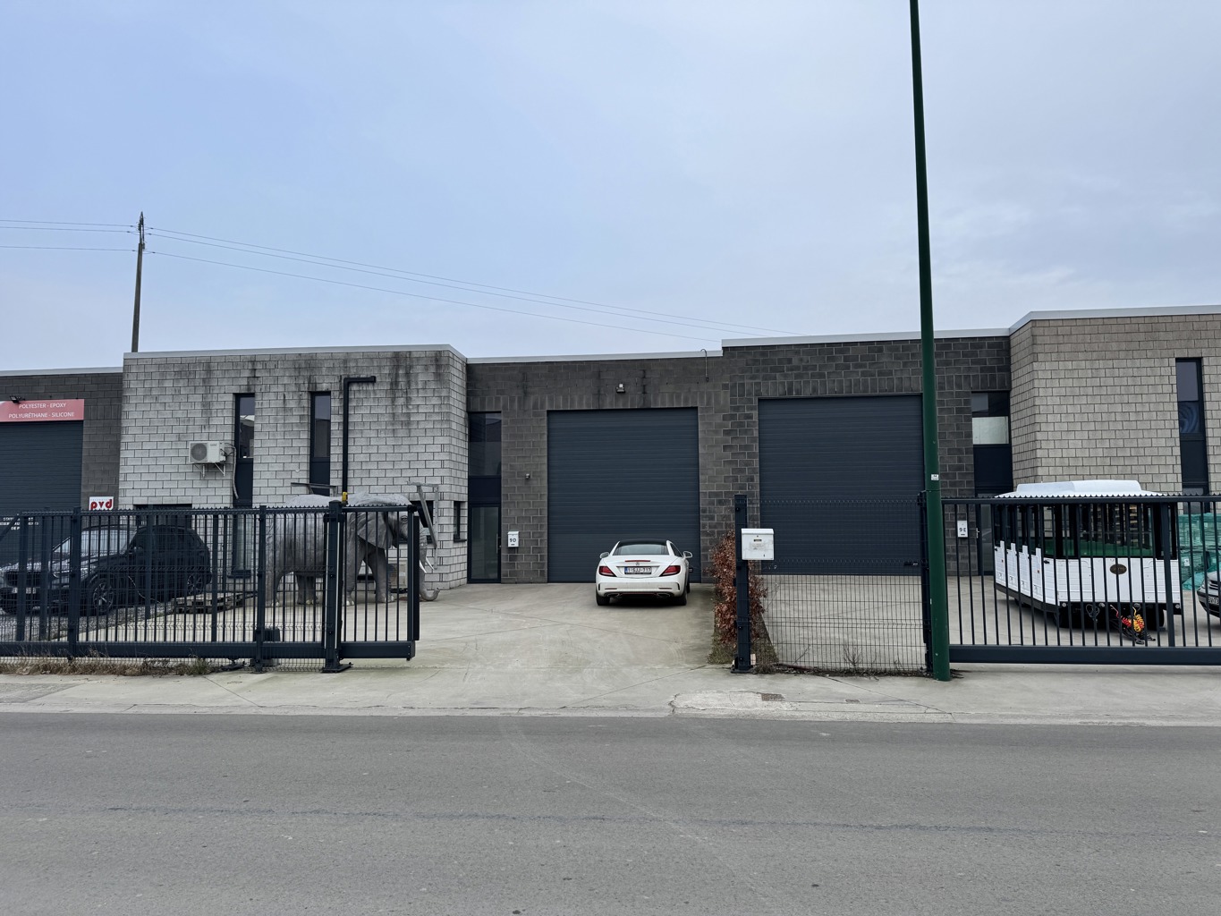 TE KOOP - Grâce-Hollogne - Semi-industriële halls 