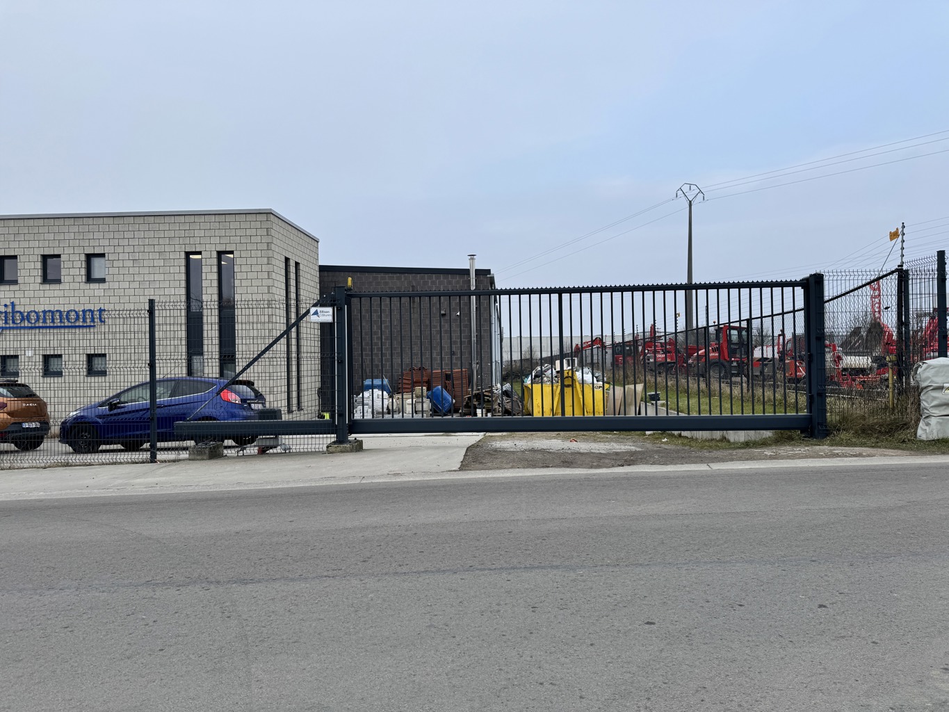 TE KOOP - Grâce-Hollogne - Semi-industriële halls 