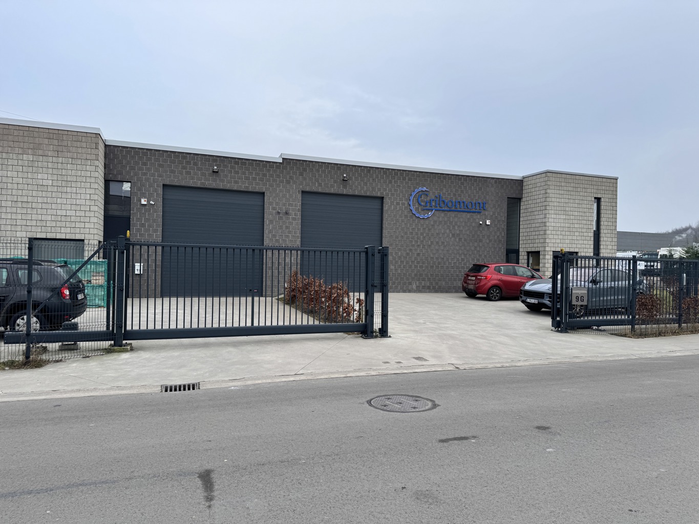 TE KOOP - Grâce-Hollogne - Semi-industriële halls 