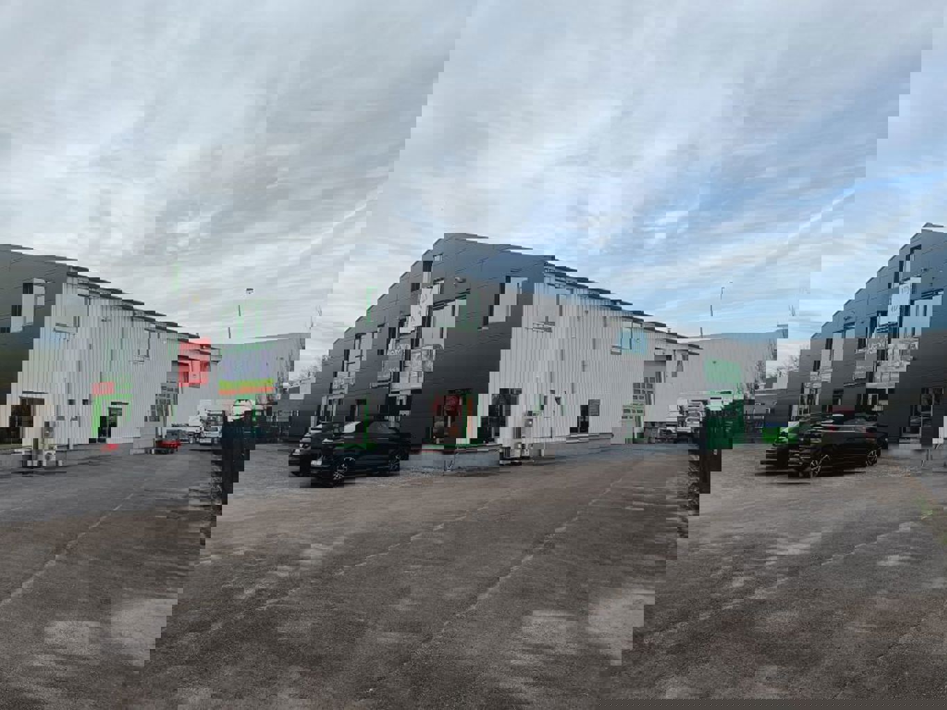 TE KOOP KANTOREN MET MAGAZIJN SINT-KATELIJNE-WAVER