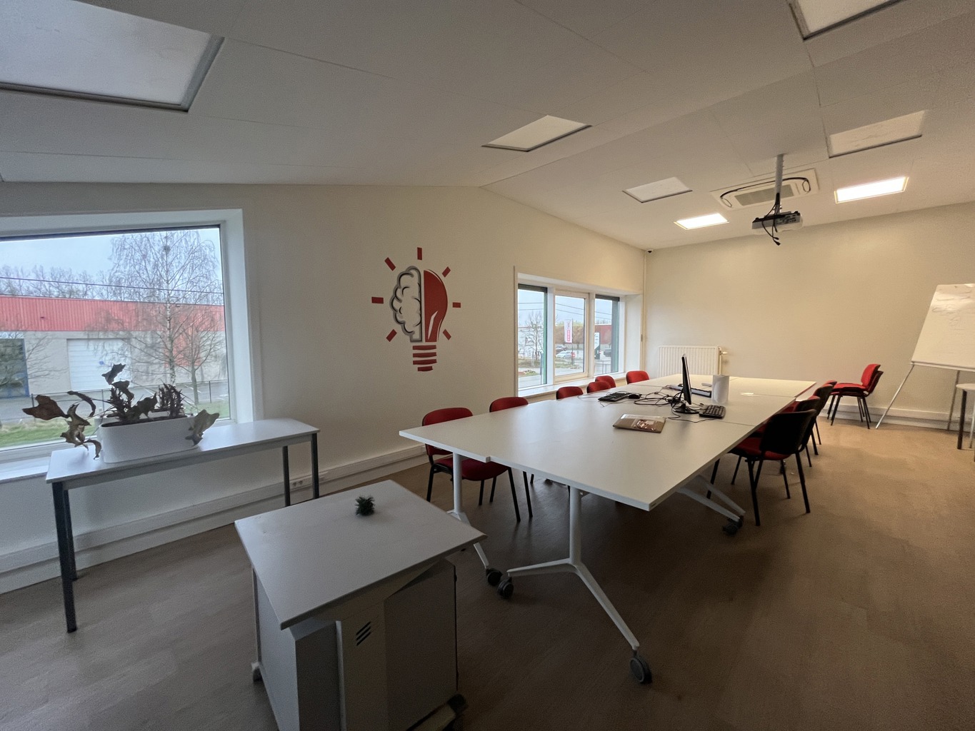 TE KOOP KANTOREN MET MAGAZIJN SINT-KATELIJNE-WAVER