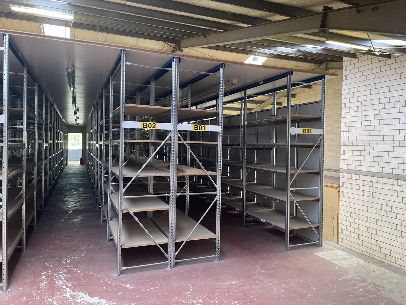 TE KOOP KANTOREN MET MAGAZIJN SINT-KATELIJNE-WAVER