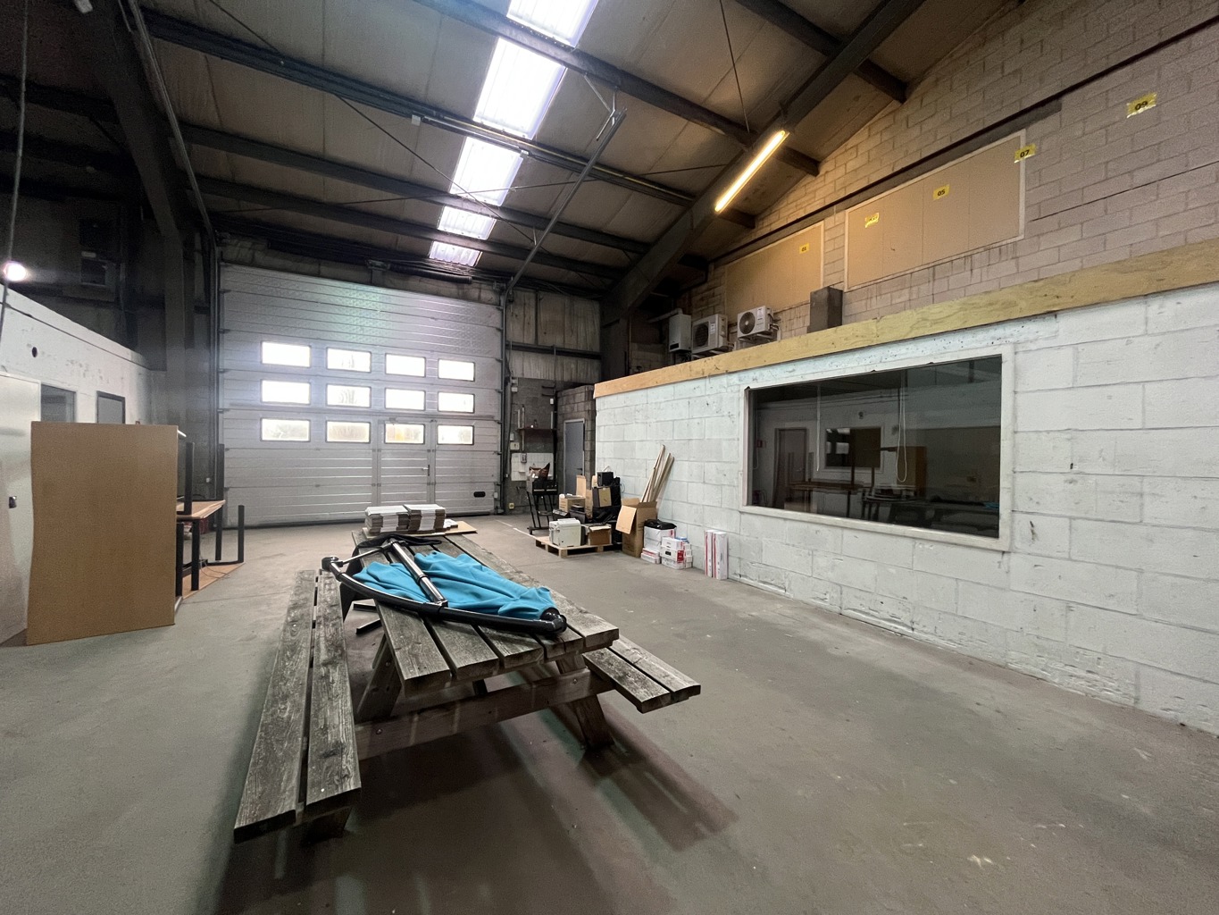 TE KOOP KANTOREN MET MAGAZIJN SINT-KATELIJNE-WAVER