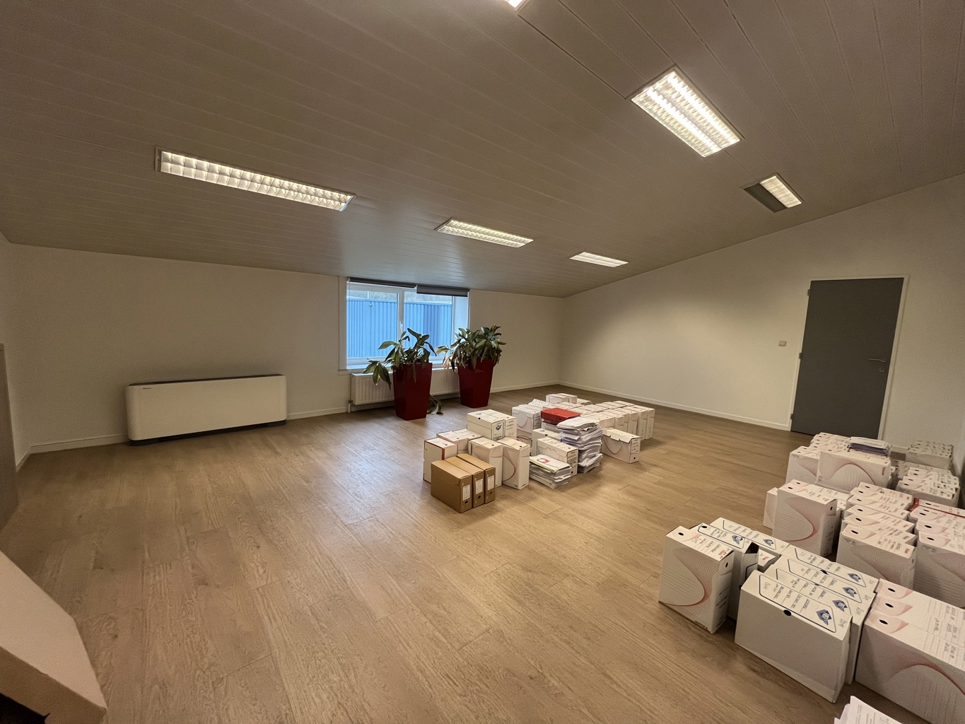 TE KOOP KANTOREN MET MAGAZIJN SINT-KATELIJNE-WAVER