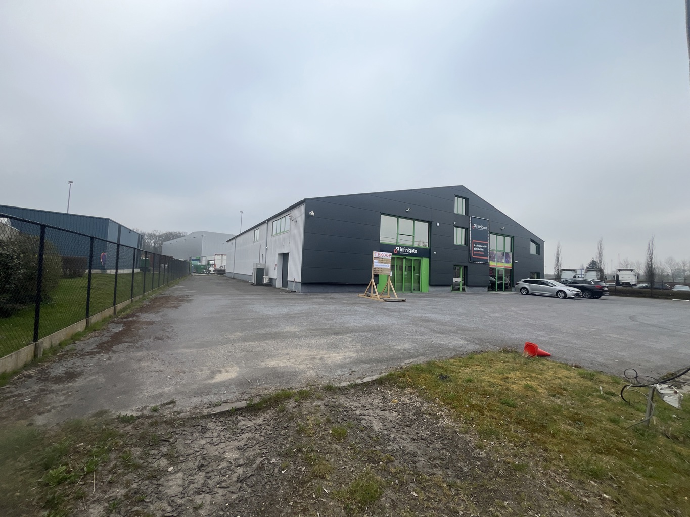 TE KOOP KANTOREN MET MAGAZIJN SINT-KATELIJNE-WAVER