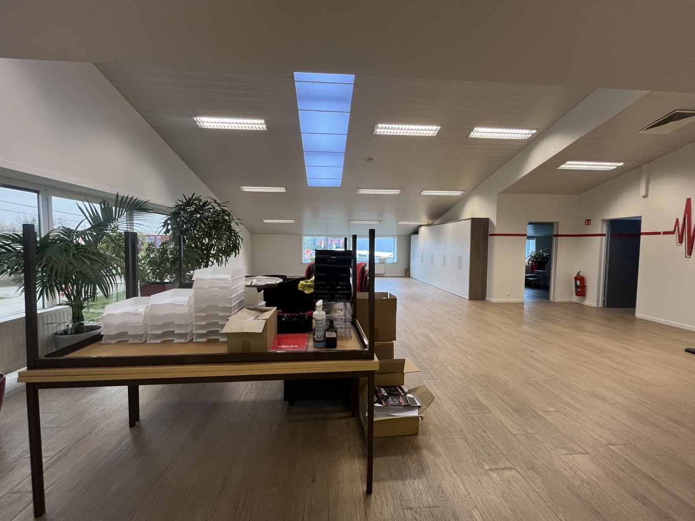 TE KOOP KANTOREN MET MAGAZIJN SINT-KATELIJNE-WAVER