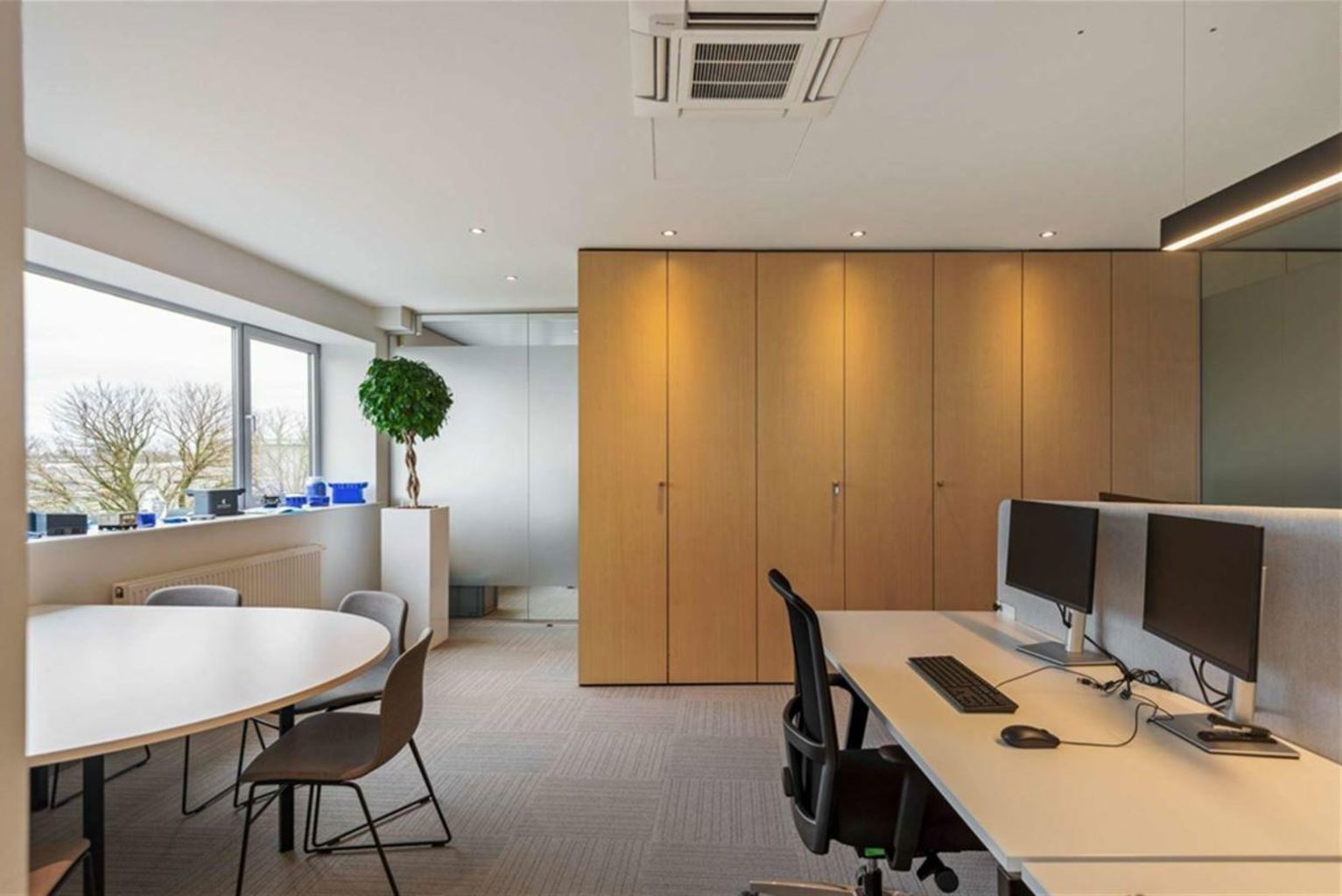 TE KOOP KANTOORGEBOUW MET MAGAZIJN AARTSELAAR