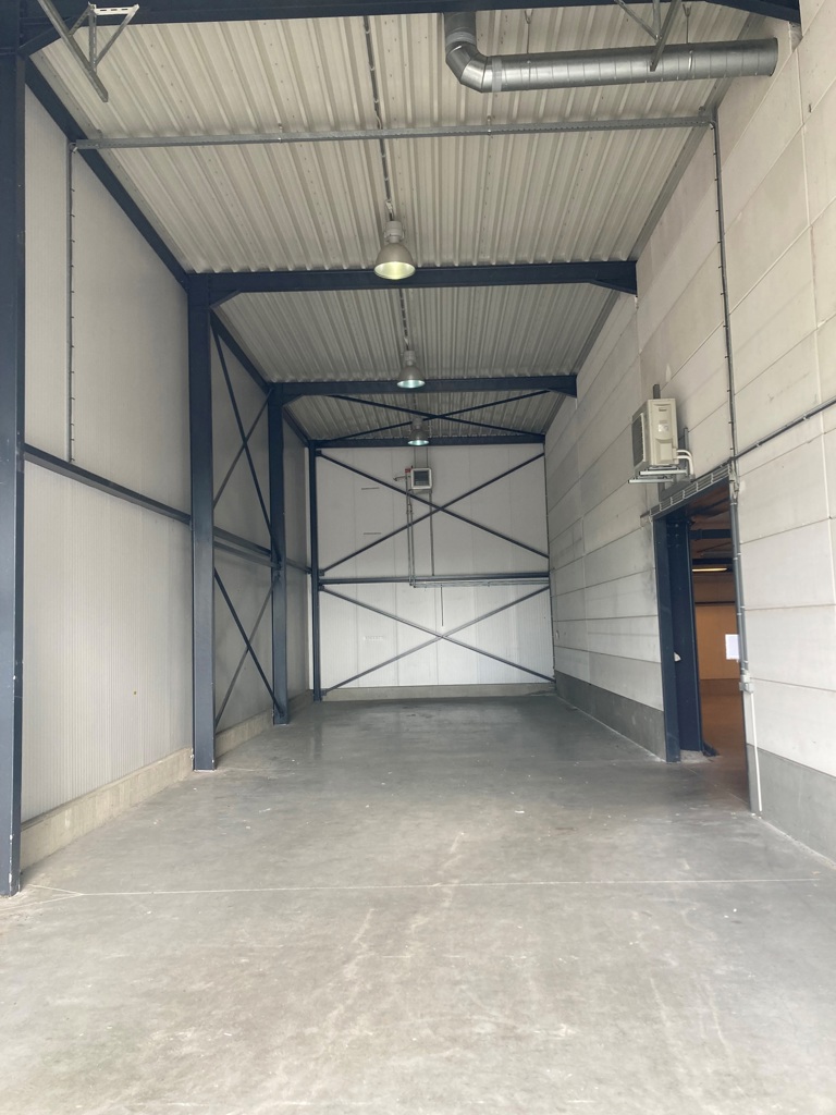 TE KOOP KANTOORGEBOUW MET MAGAZIJN AARTSELAAR