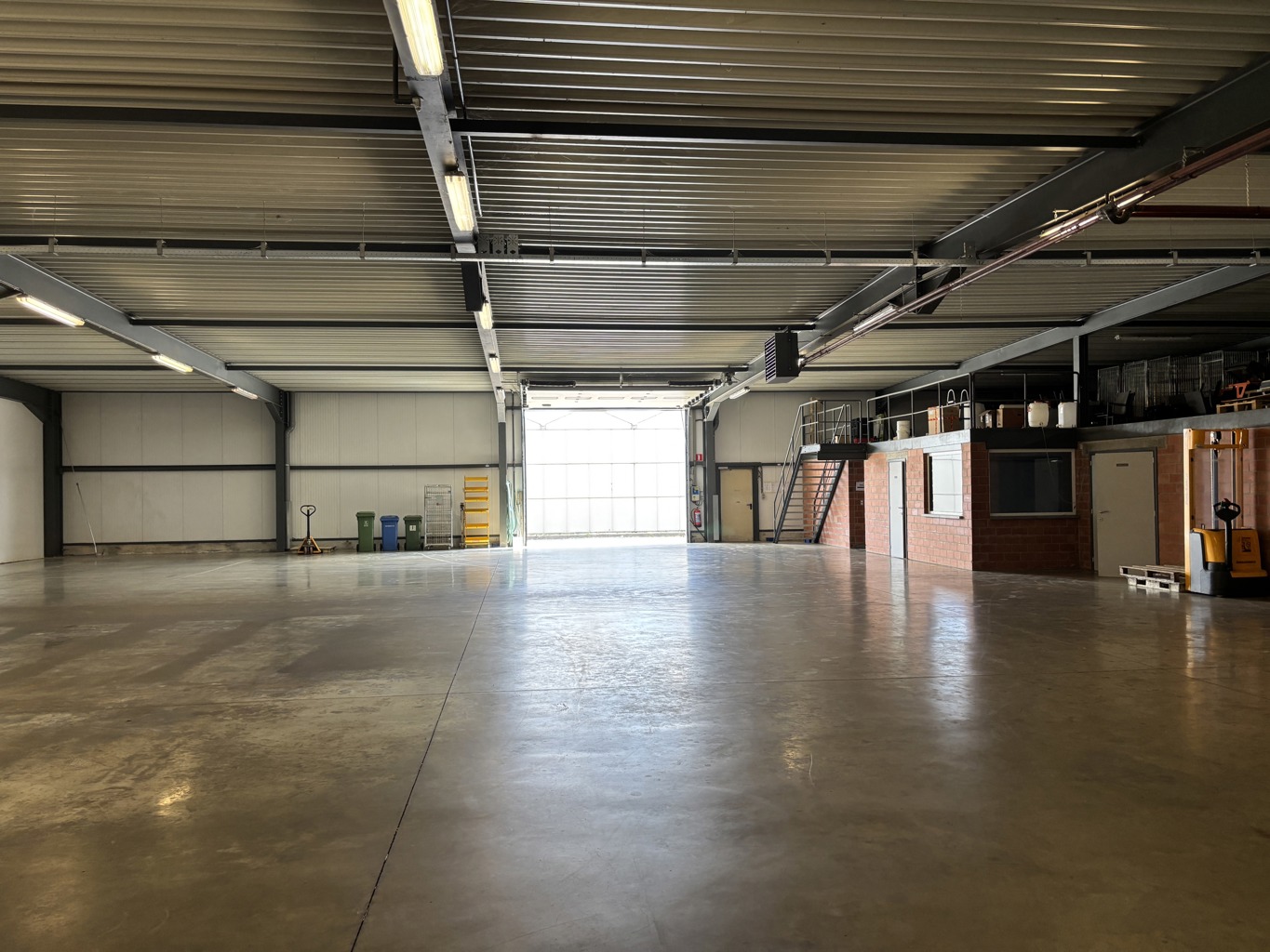 Polyvalent building for rent <br> 2530 - Boechout