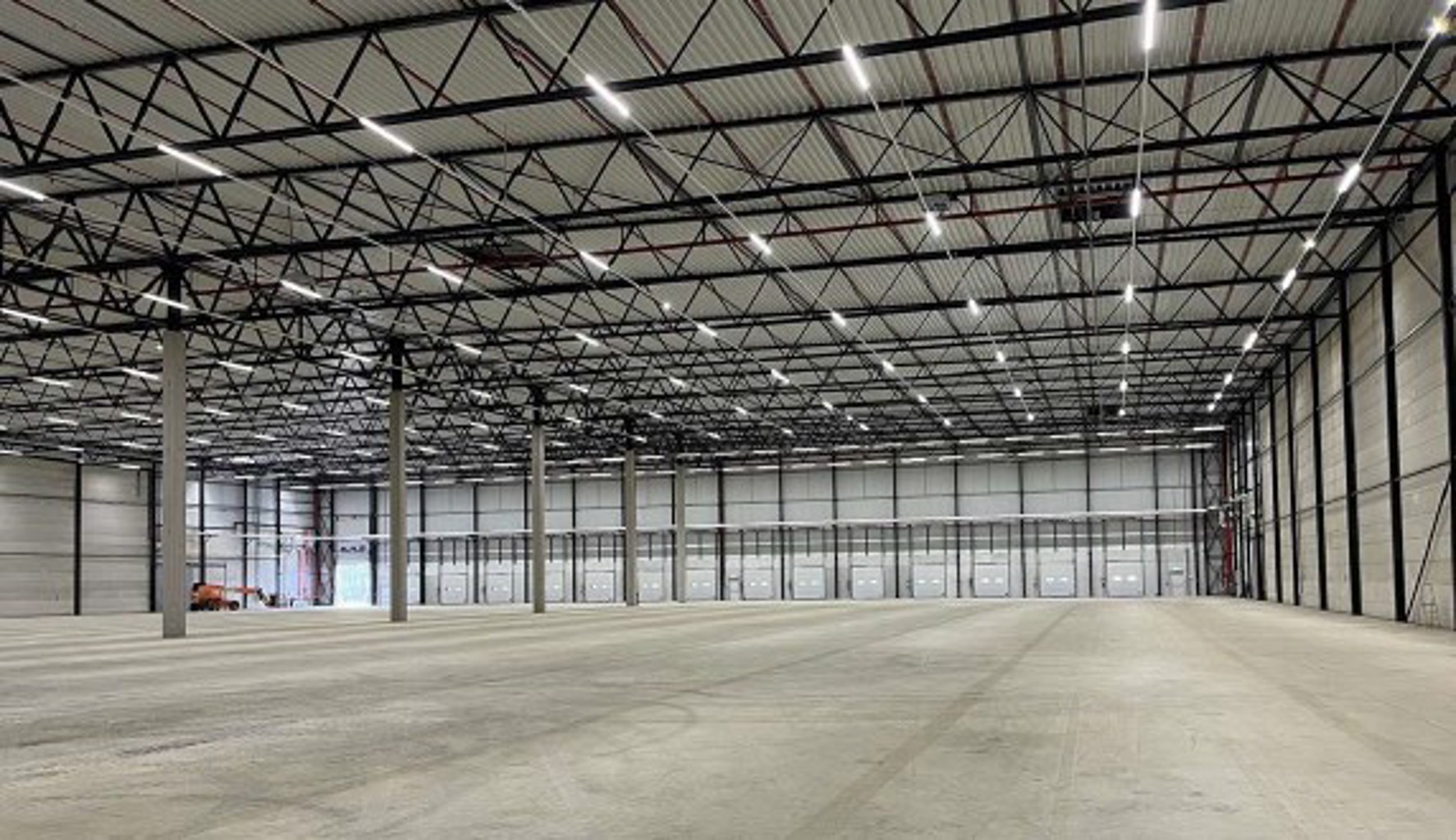 Industrial building for rent <br> 3600 - Genk