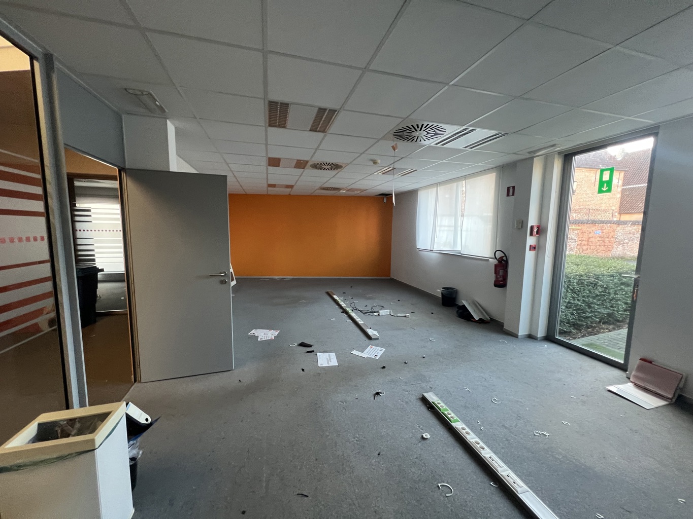 À VENDRE - BUREAUX / LOCAUX COMMERCIAUX - TERMONDE