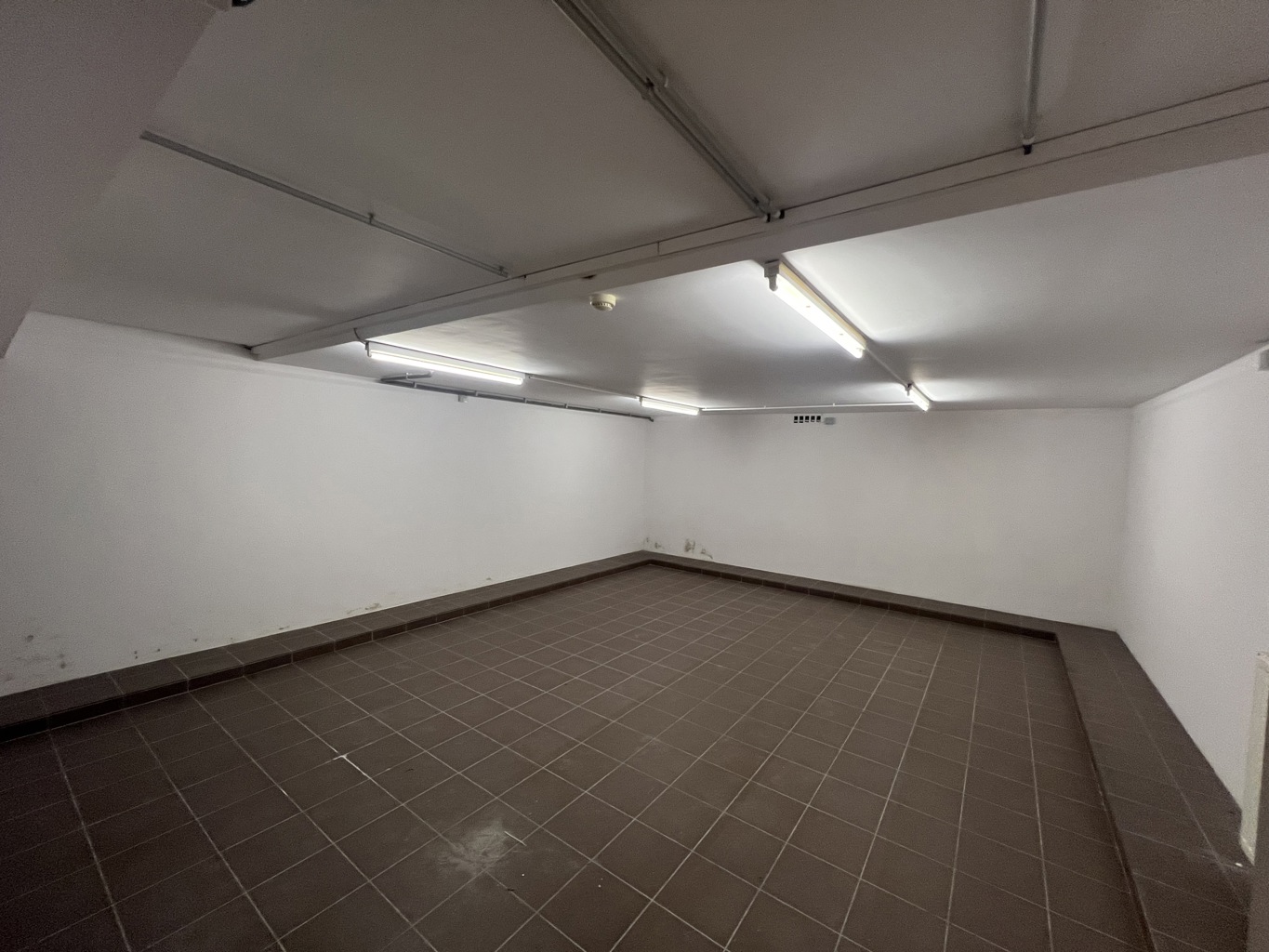 À VENDRE - BUREAUX / LOCAUX COMMERCIAUX - TERMONDE